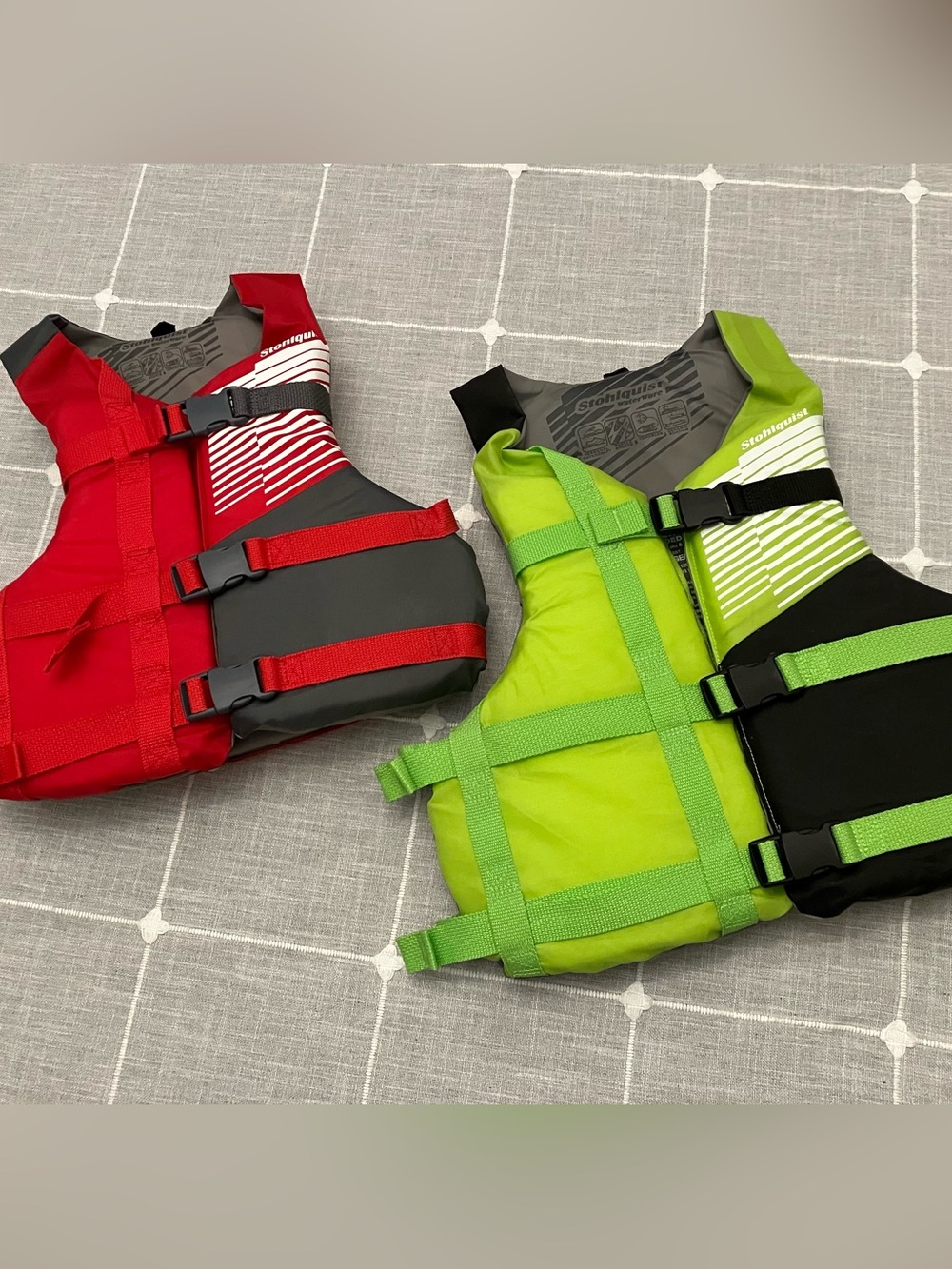 2 Life Jacket Vest - Lime Green (Y-XL/A-XS) and red (Y)
